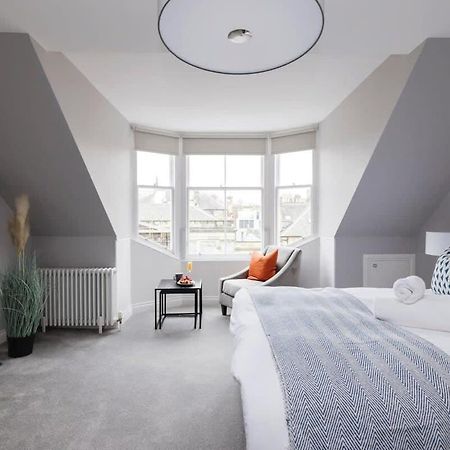 Dragon Suites - City Centre Castle View 1 Bed Apartment Edinburgh Bagian luar foto